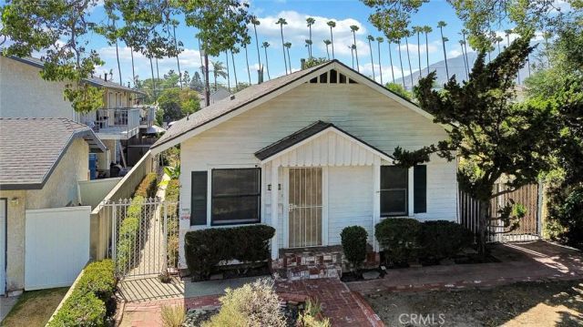 1005 N Alameda, Azusa, CA 91702