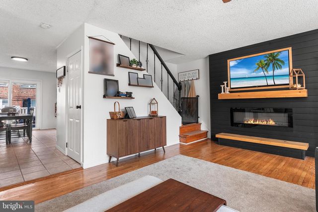12402 BARBARY RD, Philadelphia, PA 19154