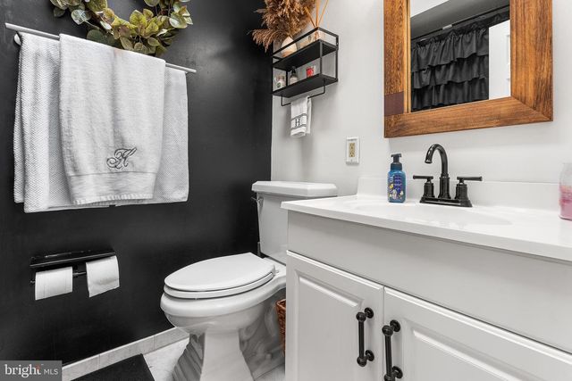 12402 BARBARY RD, Philadelphia, PA 19154
