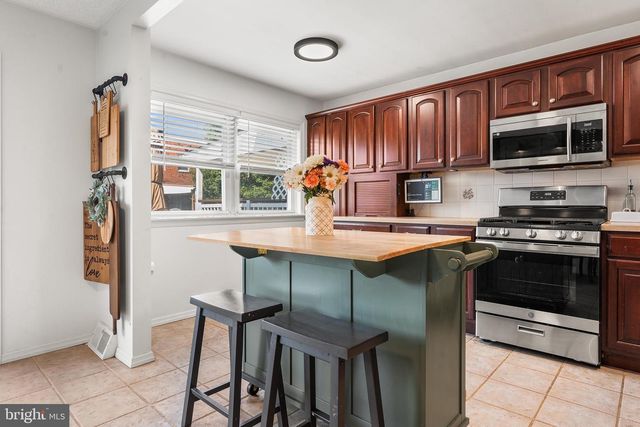 12402 BARBARY RD, Philadelphia, PA 19154