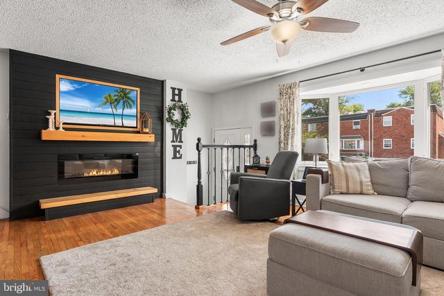12402 BARBARY RD, Philadelphia, PA 19154