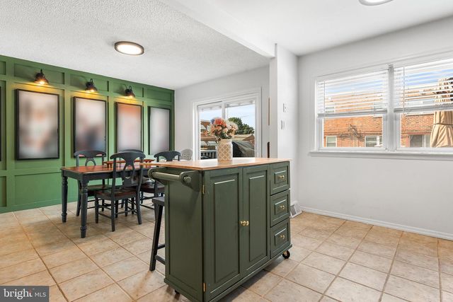 12402 BARBARY RD, Philadelphia, PA 19154