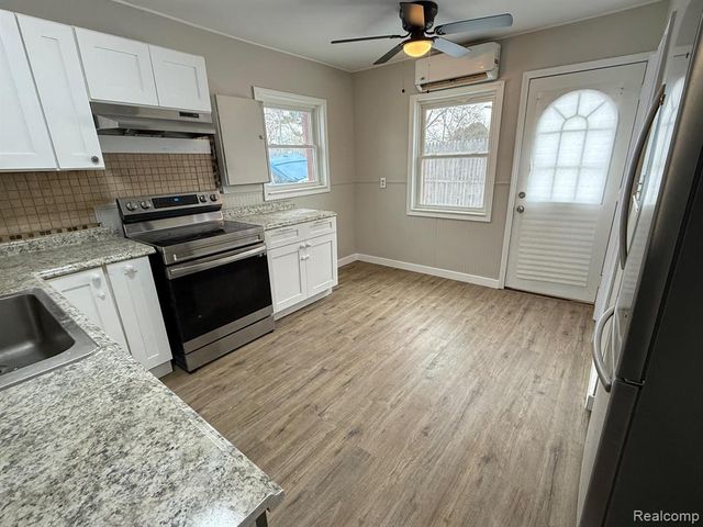 7331 Drexel Street, Dearborn Heights, MI 48127