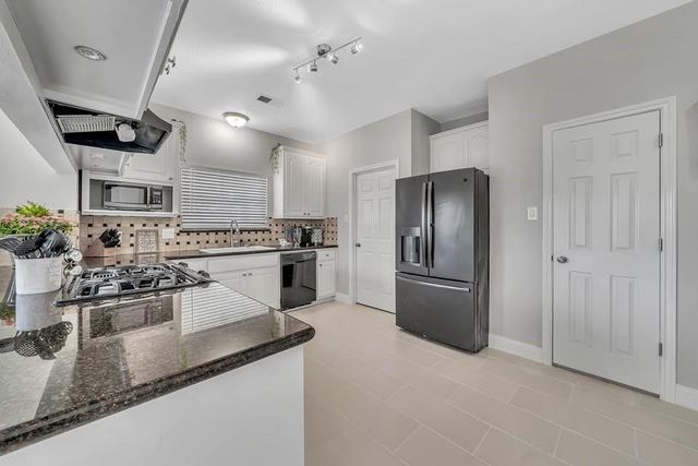 5417 Blue Haven Drive, Willis, TX 77318