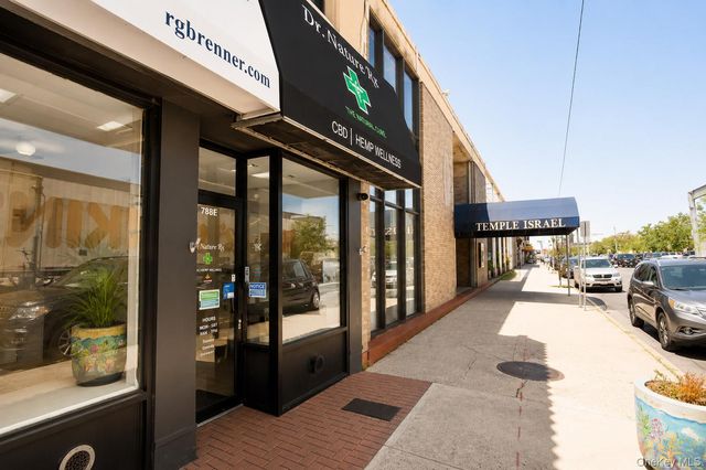 78 E Park Ave, Long Beach, NY 11561