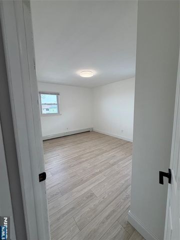 157 Cottage Place 2, Fairview, NJ 07022