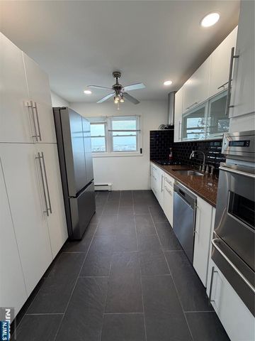 157 Cottage Place 2, Fairview, NJ 07022