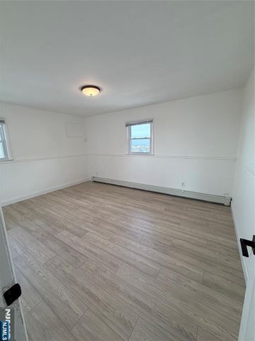 157 Cottage Place 2, Fairview, NJ 07022