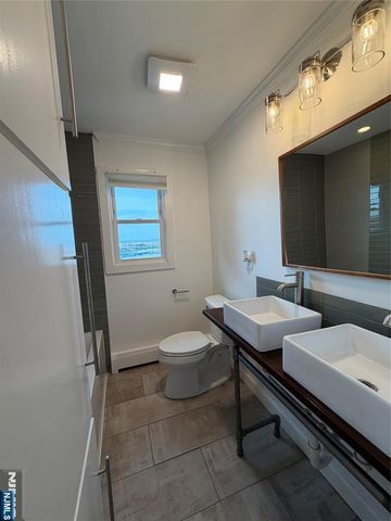 157 Cottage Place 2, Fairview, NJ 07022