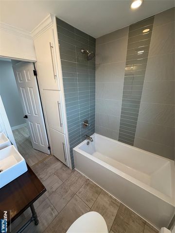 157 Cottage Place 2, Fairview, NJ 07022