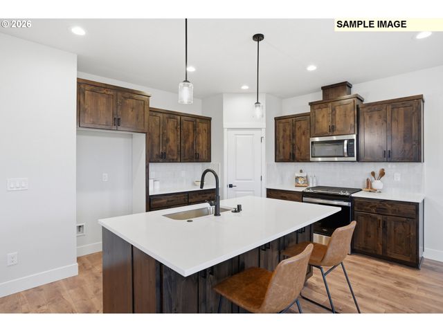 814 Se 34TH Cir, Battle Ground, WA 98604