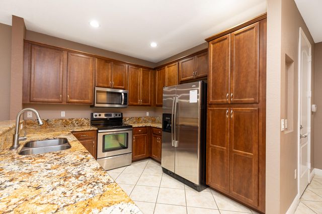 7782 Paddock Place, Davie, FL 33328