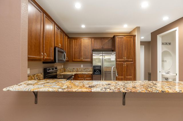 7782 Paddock Place, Davie, FL 33328