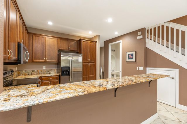 7782 Paddock Place, Davie, FL 33328