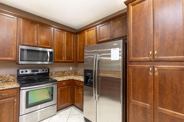 7782 Paddock Place, Davie, FL 33328