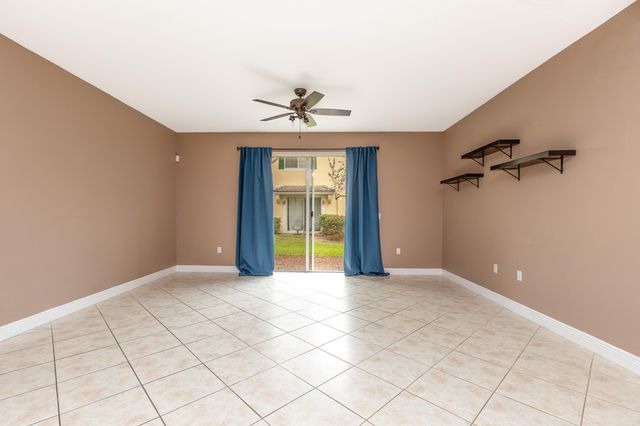 7782 Paddock Place, Davie, FL 33328