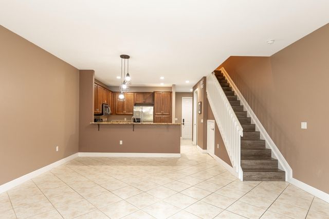 7782 Paddock Place, Davie, FL 33328