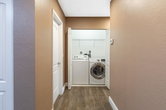 7782 Paddock Place, Davie, FL 33328