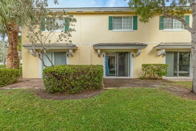 7782 Paddock Place, Davie, FL 33328