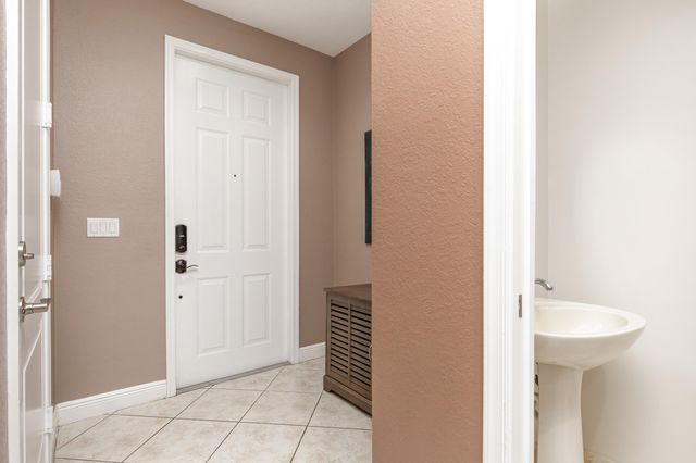 7782 Paddock Place, Davie, FL 33328