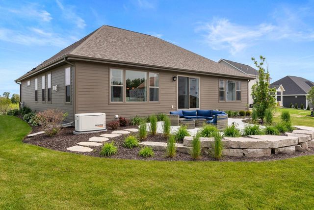 N55W19373 Red Crown LANE, Menomonee Falls, WI 53051