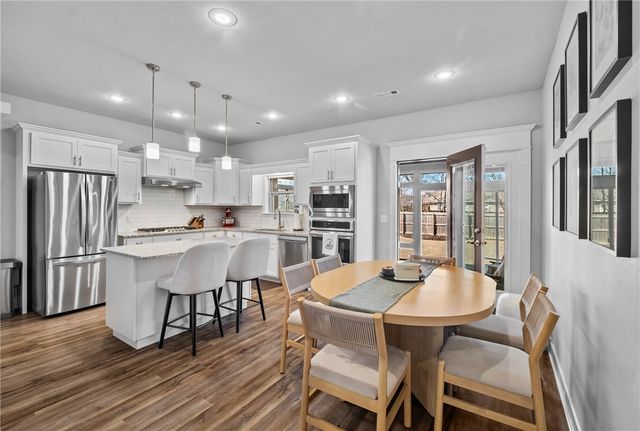 880 Bob Glen Circle, Centerton, AR 72719