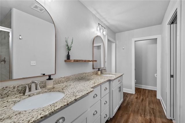 880 Bob Glen Circle, Centerton, AR 72719