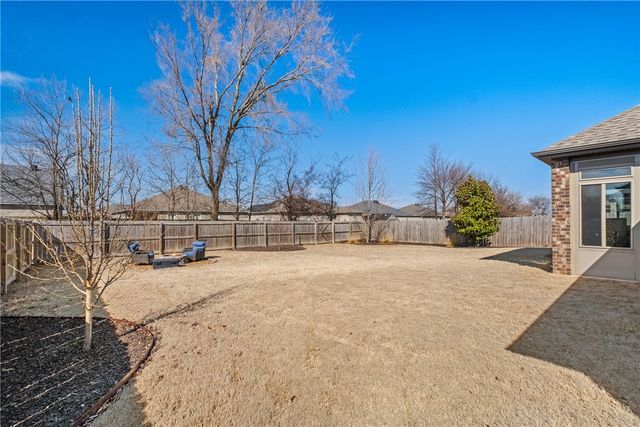880 Bob Glen Circle, Centerton, AR 72719