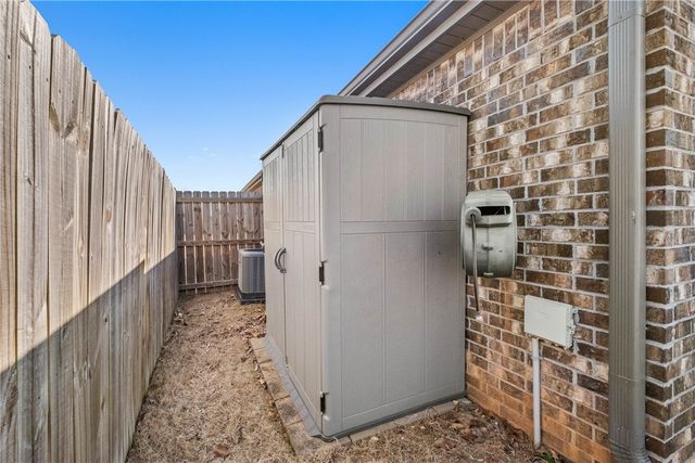 880 Bob Glen Circle, Centerton, AR 72719