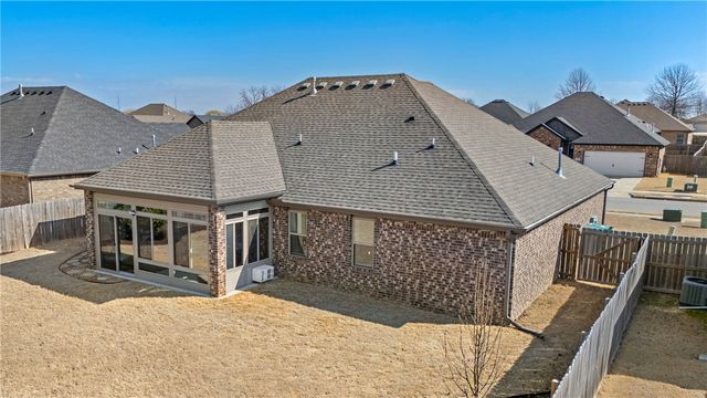 880 Bob Glen Circle, Centerton, AR 72719