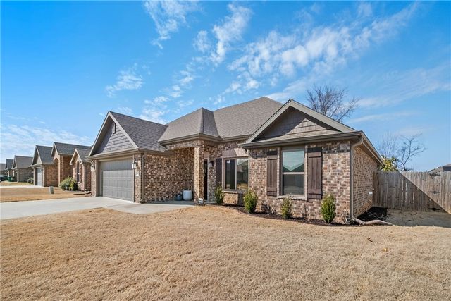 880 Bob Glen Circle, Centerton, AR 72719