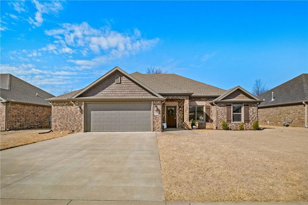 880 Bob Glen Circle, Centerton, AR 72719