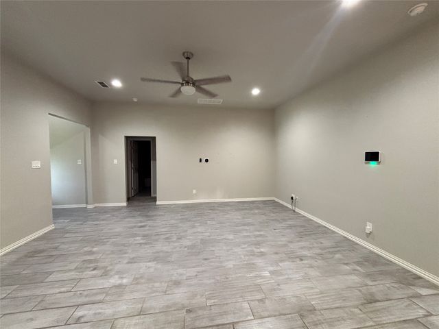621 N Avenue B, Springtown, TX 76082