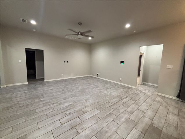621 N Avenue B, Springtown, TX 76082