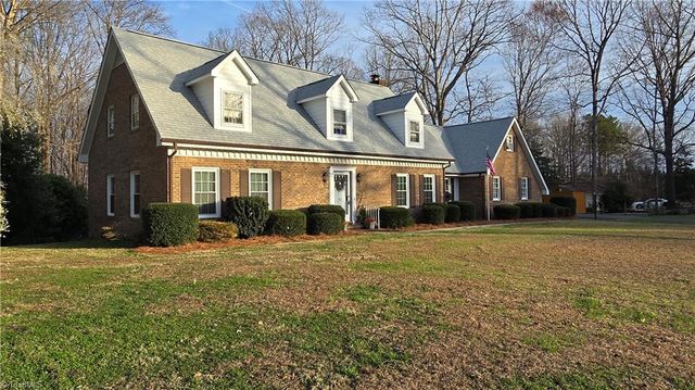 113 Forest View Drive, Mount Airy, NC 27030