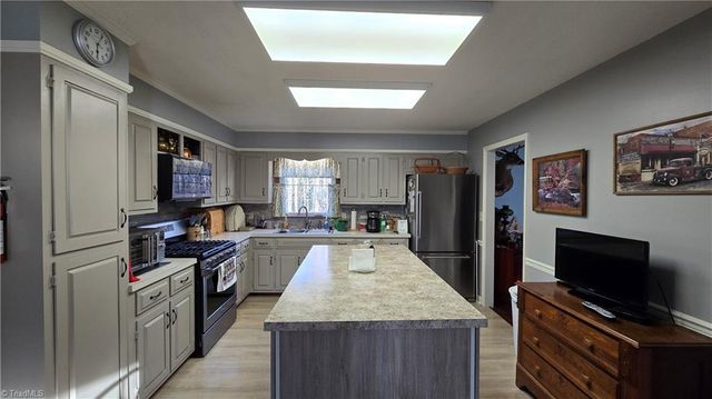 113 Forest View Drive, Mount Airy, NC 27030