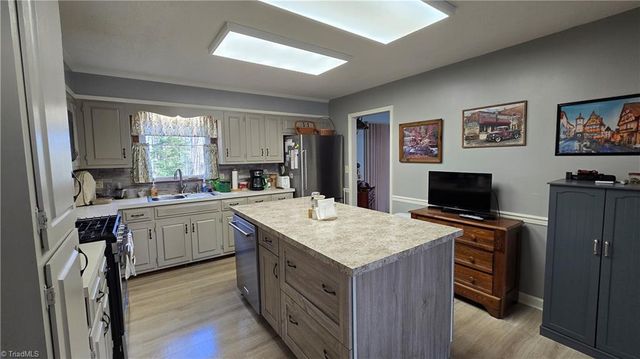 113 Forest View Drive, Mount Airy, NC 27030