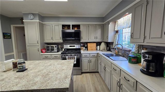 113 Forest View Drive, Mount Airy, NC 27030