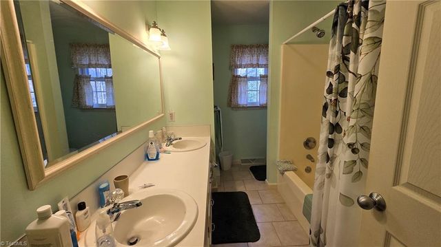 113 Forest View Drive, Mount Airy, NC 27030