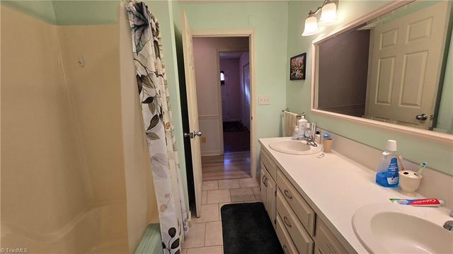 113 Forest View Drive, Mount Airy, NC 27030