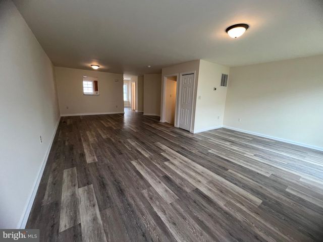 15 MISTALA CT, Inwood, WV 25428