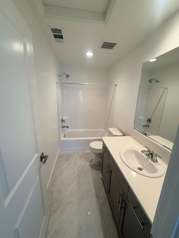 1164 Ponderosa Way, Madera, CA 93636