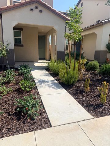 1164 Ponderosa Way, Madera, CA 93636