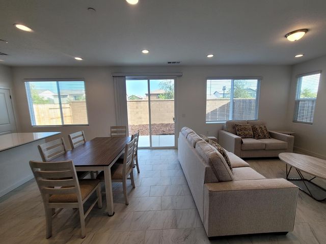 1164 Ponderosa Way, Madera, CA 93636
