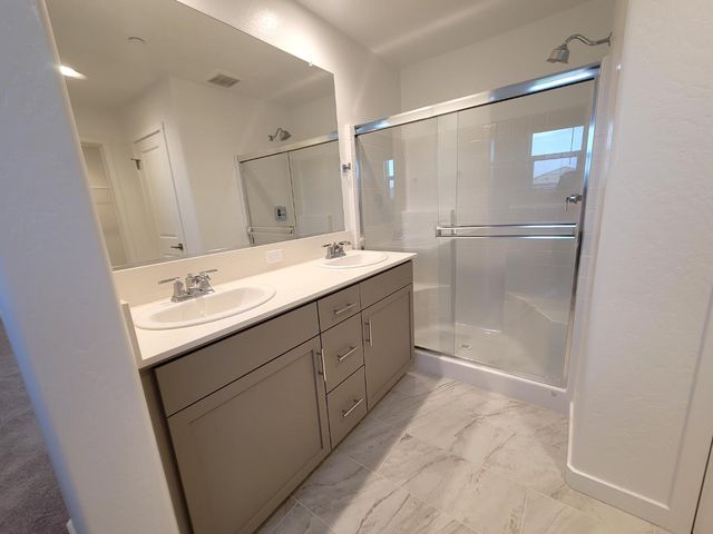 1164 Ponderosa Way, Madera, CA 93636