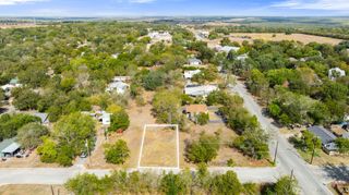 315 W Olive ST, Lockhart, TX 78644