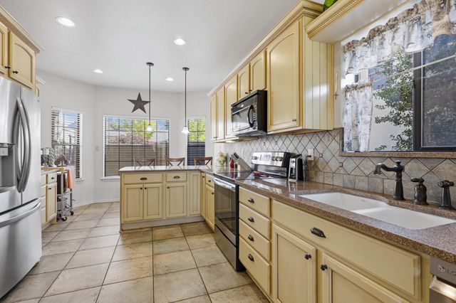 7605 Don Gaspar Drive NE, Albuquerque, NM 87109