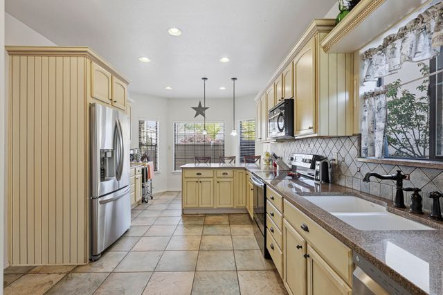 7605 Don Gaspar Drive NE, Albuquerque, NM 87109