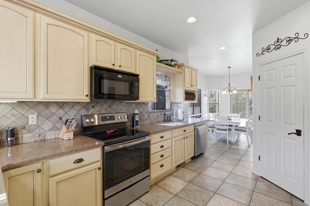 7605 Don Gaspar Drive NE, Albuquerque, NM 87109