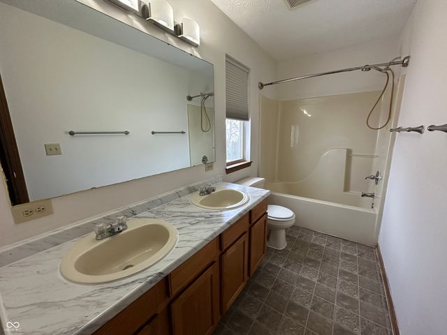 752 Summersby Lane, Brownsburg, IN 46112